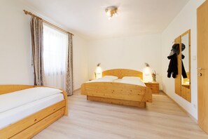 1 bedroom, WiFi, bed sheets