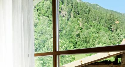 Apartment 'Schupfe' with Mountain View, Shared Garden and Wi-Fi