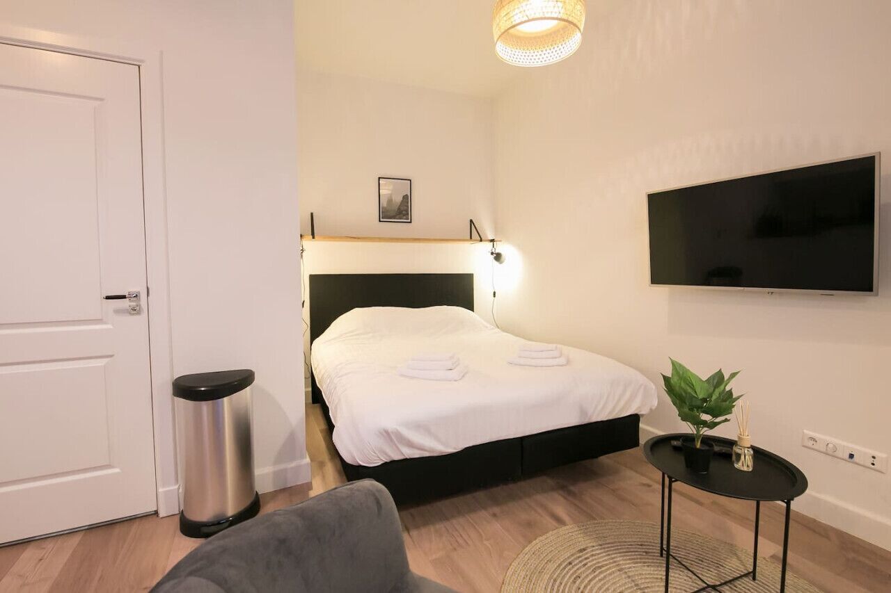1 soverom, skrivebord, strykejern/-brett og wi-fi