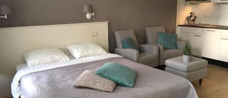 1 bedroom, iron/ironing board, free WiFi, bed sheets