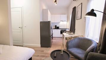 1 habitación, escritorio, tabla de planchar con plancha y wifi gratis