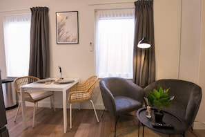 Dining - Modern apartment near Scheveningen beach (Den Haag)
