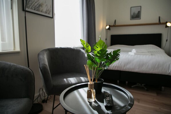 1 bedroom, desk, iron/ironing board, free WiFi