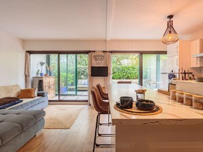 TV - Beautiful apartment with terrace in Anglet, near the beaches (Anglet)