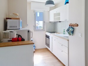 Fridge, microwave, dishwasher