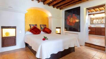 Skrivebord, strygejern/strygebræt, Wi-Fi, sengetøj