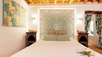 Bureau, fer et planche Ă repasser, Wi-Fi, draps fournis