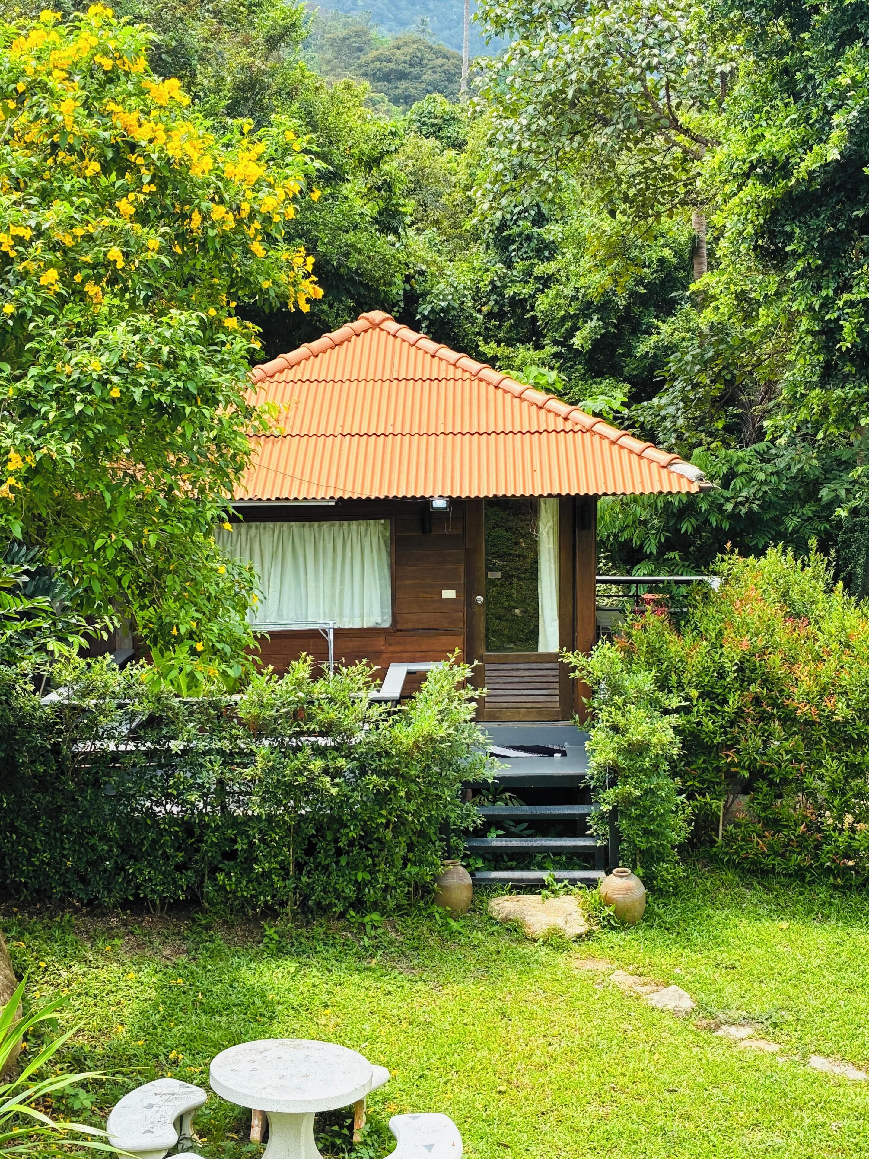 Vista frontal de la propiedad