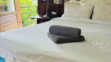 Desk, laptop workspace, free WiFi