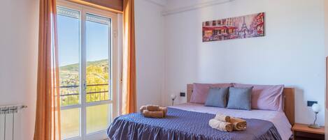 2 chambres, fer et planche Ă repasser, Wi-Fi, literie fournie