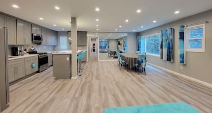 Updated 3 bedroom & 2 bath w backyard near Beverly Hills LACMA & Museums. A+