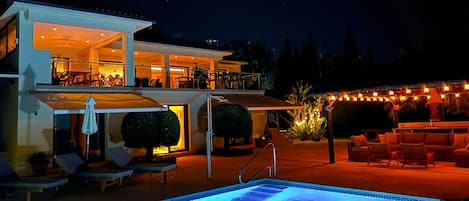 حمّام سباحة خارجي