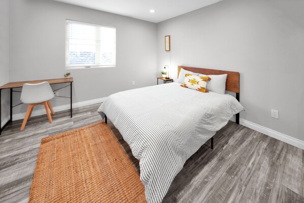 3 bedrooms, desk, iron/ironing board, free WiFi