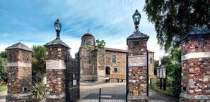 Unclassified image, 3 of 19, button