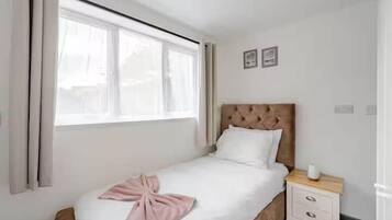 3 bedrooms, in-room safe, iron/ironing board, WiFi