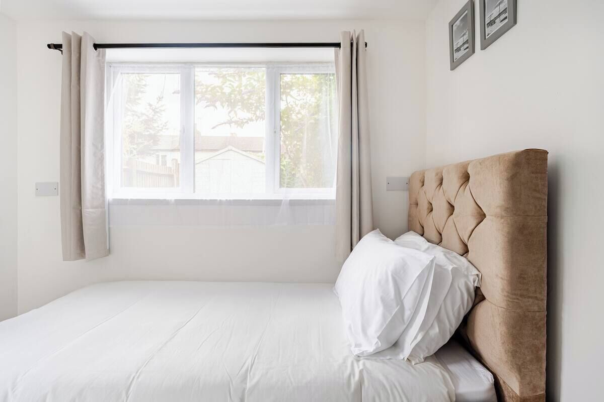 3 bedrooms, in-room safe, iron/ironing board, WiFi