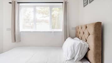 3 bedrooms, in-room safe, iron/ironing board, WiFi