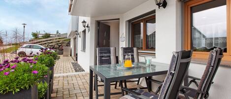 屋外ダイニングエリア