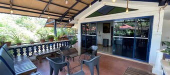 Blue Azure 5BR Villa walk to beach in Goa by Homeyhuts