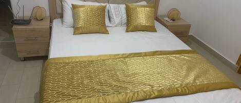 3 bedrooms, WiFi, bed sheets