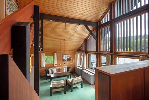 Holiday Home 'Mountain View' with Shared Garden and Balcony