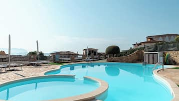 Piscina externa sazonal