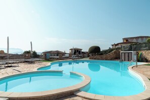 Seasonal outdoor pool - Casa di Barbara al Mare by Wonderful Italy (Olbia)