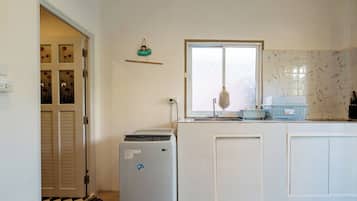 Fridge, microwave, stovetop, highchair