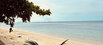 Beachfront Villa with Sunset