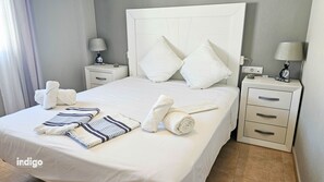 2 chambres, fer et planche à repasser, Wi-Fi gratuit, draps fournis