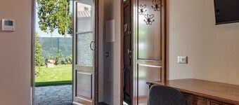 Chambre 'Il Borghetto Azalea' avec jardin commun, Wi-Fi et climatisation