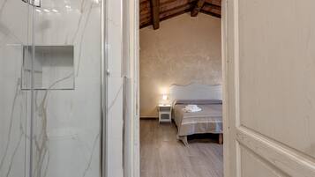 1 camera, Wi-Fi, lenzuola