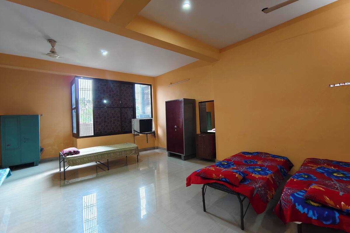 Basic Room | Desk, free WiFi