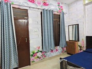 Deluxe Double Room | Desk, free WiFi - Gauri Shankar P Guest house (Varanasi)