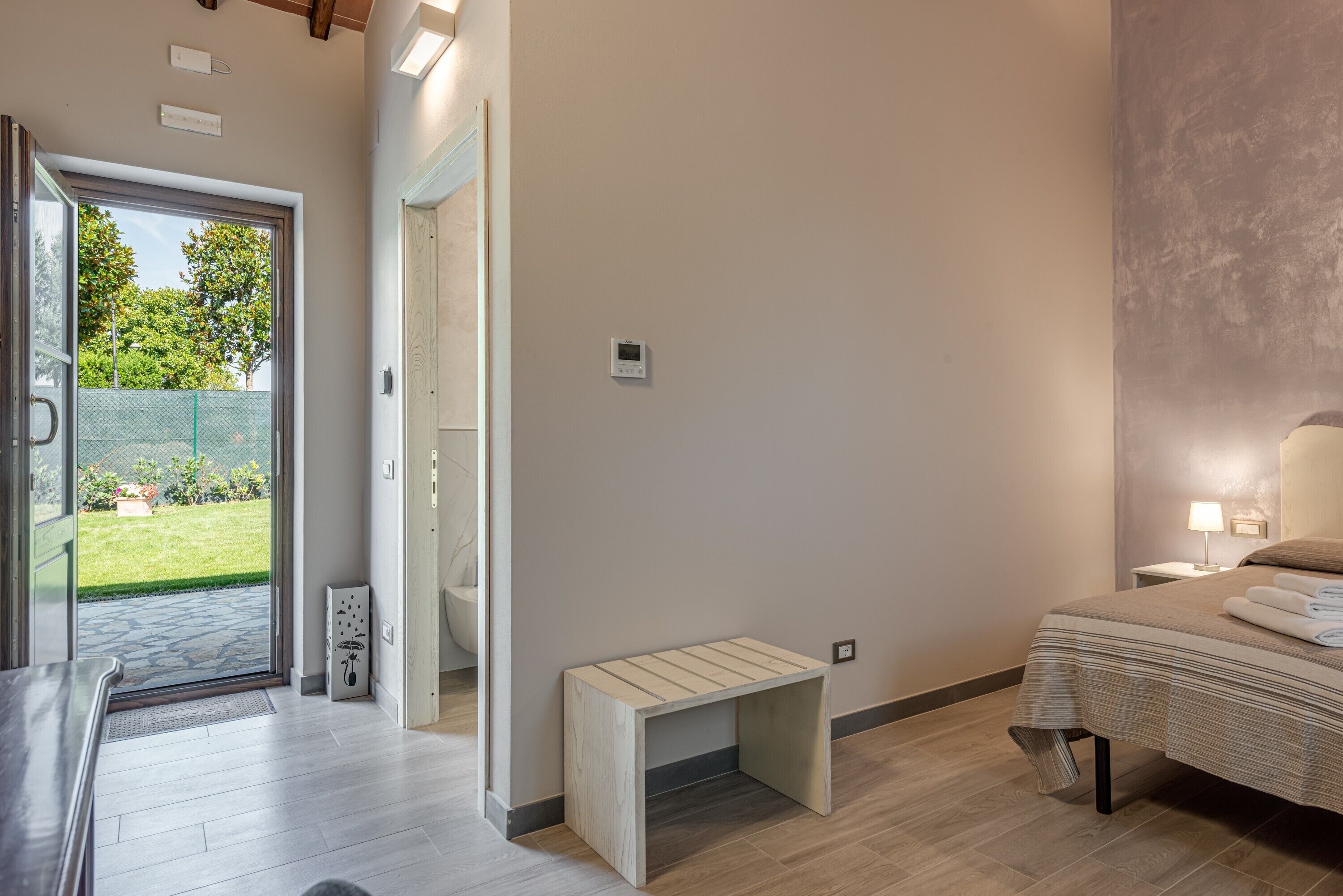 1 camera, Wi-Fi, lenzuola