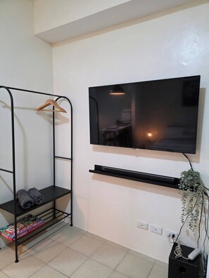 Room amenity - Pioneerwoodlands Mandaluyong Studio Unit (Mandaluyong)