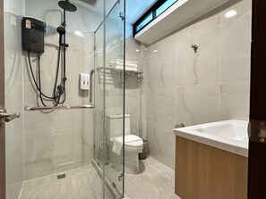 Superior Double Room, No Window, No Smoking | Bathroom