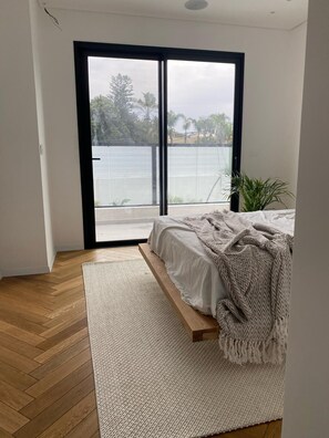 Bügeleisen/Bügelbrett, WLAN, Bettwäsche