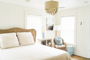 4 makuuhuonetta, silitysrauta/-lauta, ilmainen Wi-Fi, vuodevaatteet