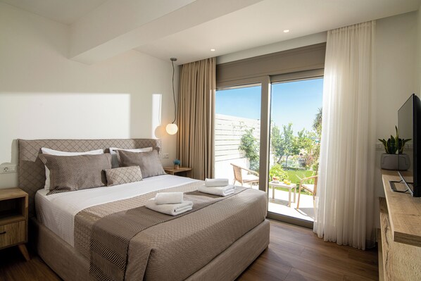 Tabla de planchar con plancha, wifi y ropa de cama