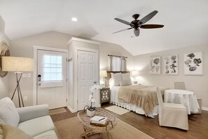 Fer et planche à repasser, Wi-Fi gratuit, draps fournis