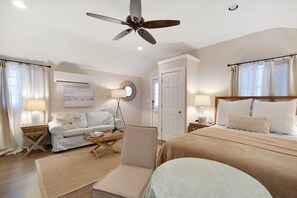 1 bedroom, iron/ironing board, free WiFi, bed sheets - Cozy Studio Steps from Beach & Pier Village! (St Simons Island)