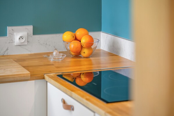 Micro-ondes, four, plaque de cuisson, lave-vaisselle