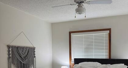3-bedroom barndominium in tranquil Colchester with WiFi, AC. Enjoy your stay