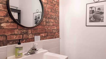 Doccia, asciugacapelli, asciugamani