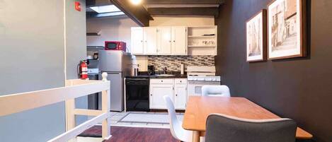 Fridge, microwave, dishwasher, coffee/tea maker
