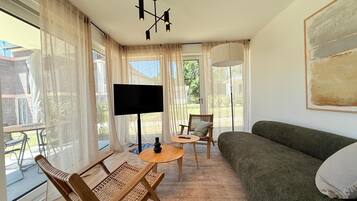 Fernseher, Stereoanlage