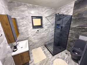 Luxury Villa, Lake View | Bathroom | Slippers, towels