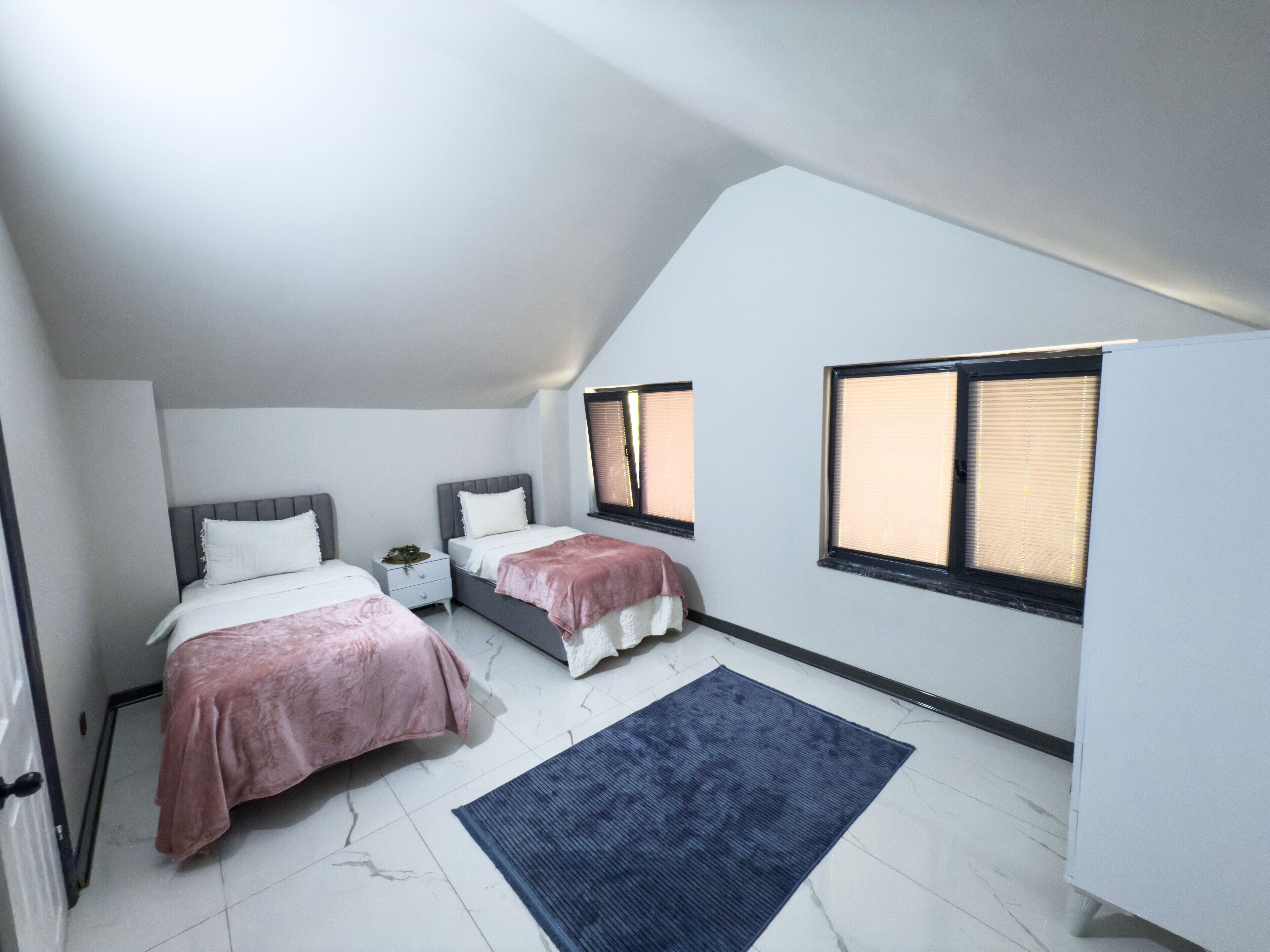 Luxury Villa, Lake View | Iron/ironing board, free WiFi