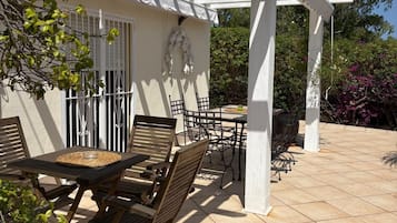 Villa Confort, vistas al jardín | Terraza o patio